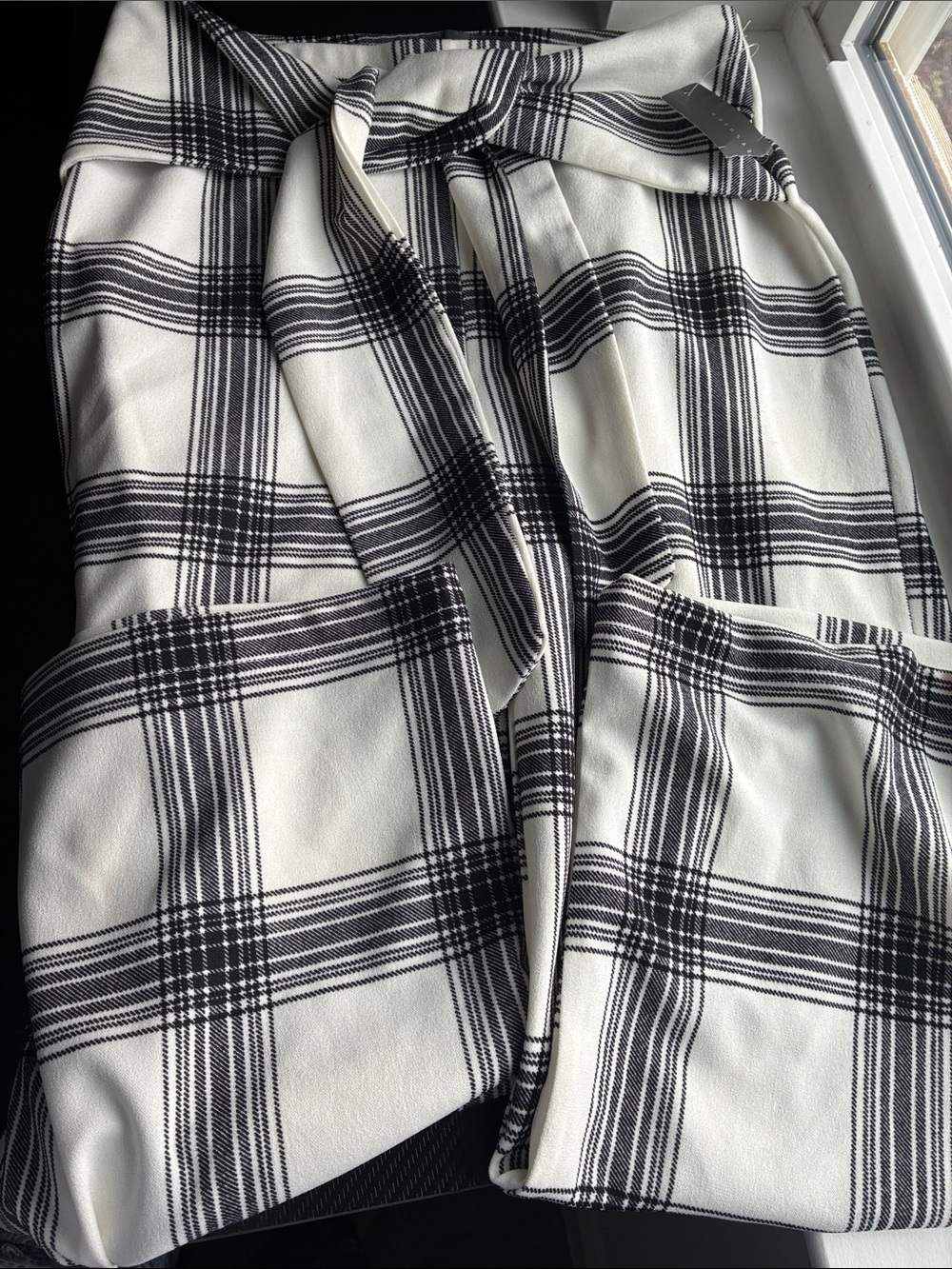 Classic Black & White Plaid ankle trousers